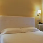 Rosal Hotel *